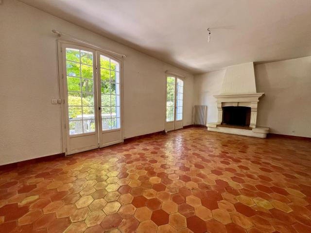 Villa T5 de 120m2 avec studio attenant sur une parcelle de 600m2 secteur POMPIGNANE