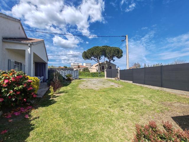 Villa T5 de 130 m2 plus un T2 de 45 m2 Terrain de 877 m2 Piscine Centre Ville de Borgo