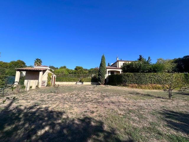 Villa T5 jardin piscine calme absolu St Mitre13013 Marseille