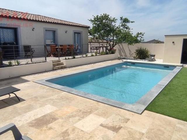 VILLA T5 PISCINE ENTIEREMENT MEUBLEE A L'ANNEE