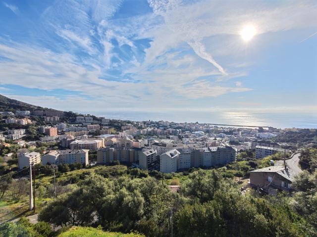 Villa T6 164 m2 400 m2 de Terrasses Garage et Parking Hauteurs de Bastia