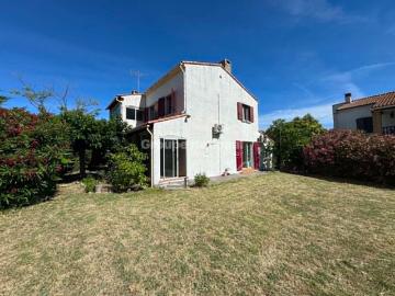 villa t6 avec jardin et garage arles