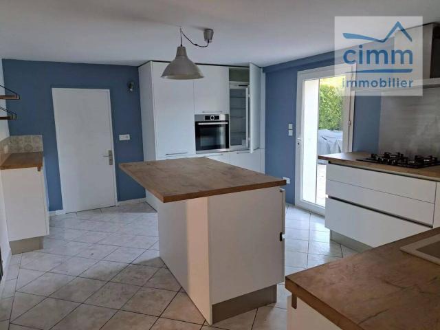 Villa T6 avec piscine SAINT AUNES 2200€