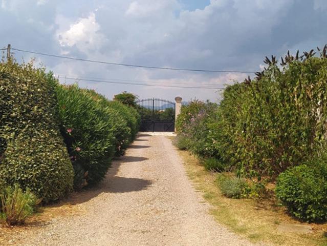 VILLA T6 AVEC 2300M² DE JARDIN