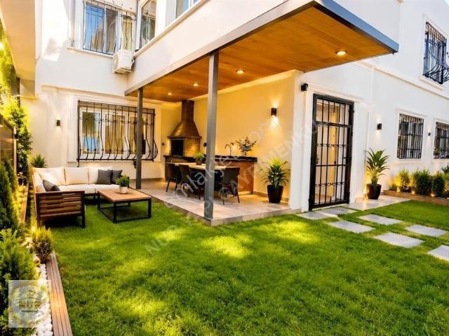 Villa Tadında Metrobüse 5 Dk! Yüksek Kira Getirili! Takasa Uygun