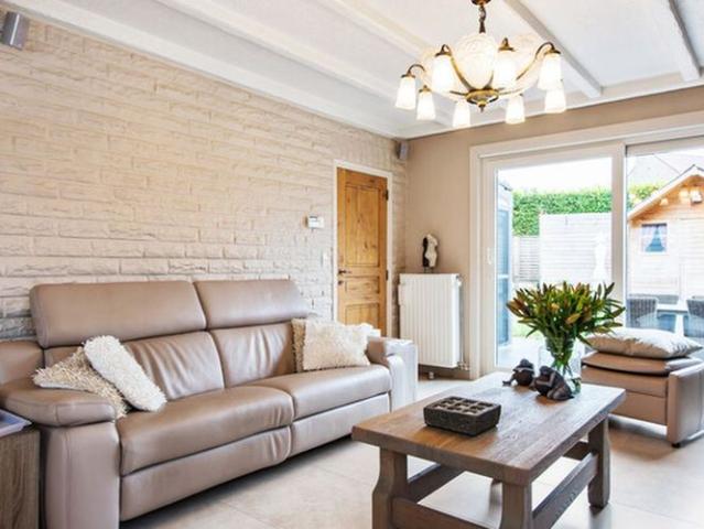 Villa te huur in Oostrozebeke voor € 925 met 4 slaapkamers