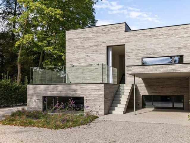 Villa te huur in Drongen voor € 3.500 met 4 slaapkamers