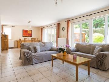Villa te huur in Sterrebeek voor € 3.200 met 6 slaapkamers