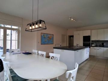 Villa te huur in Sint Genesius Rode voor € 4.250 met 7 slaapkamers