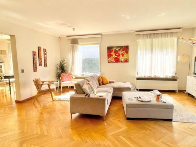 Villa te huur in Sint Pieters Woluwe voor € 3.800 met 5 slaapkamers