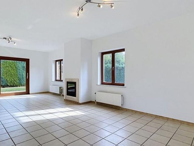 Villa te huur in Waterloo voor € 2.700 met 5 slaapkamers
