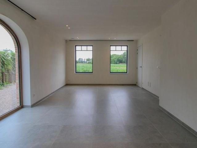 Villa te huur in Wevelgem voor € 1.500 met 4 slaapkamers