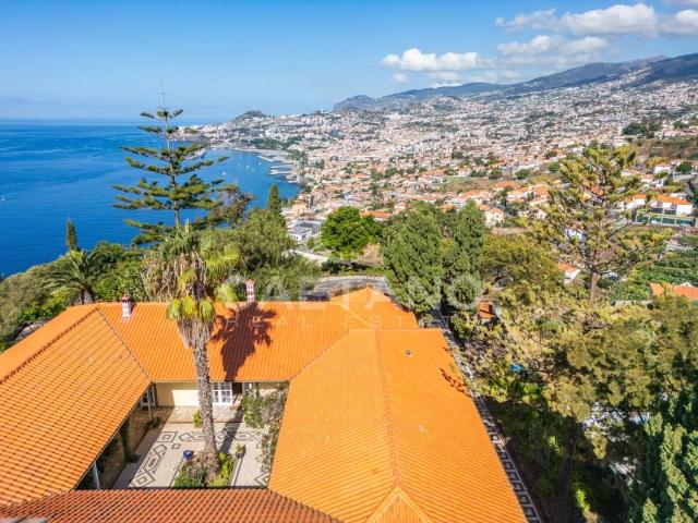 Exclusive villa ocean front Funchal Possibility of const. 662m² São Gonçalo