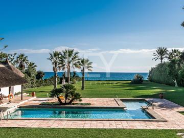 Villa The Charm: front line beach luxury for short term rent in Guadalmina Baja, San Pedro
