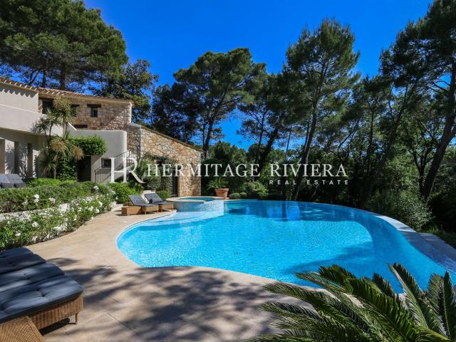 Villa to rent Mougins Charming propery in gated condominium