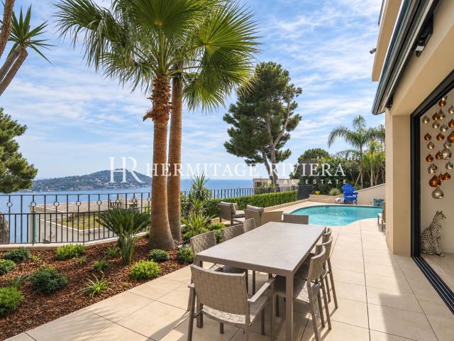 Villa to rent Villefranche sur Mer Contemporary villa with bay views