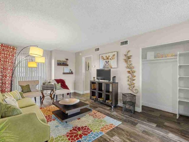 Villa Toscana 2 Bedroom Apartment for Rent at 10201 N 33rd Ave, Phoenix, AZ 85051
