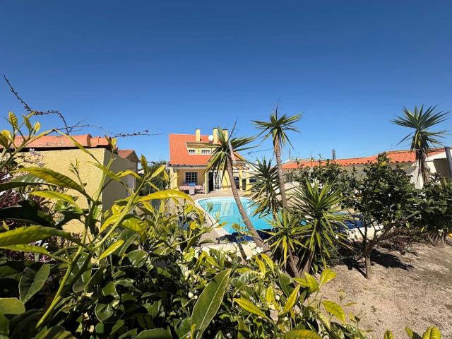 Villa tradicional portuguesa de 4 quartos com piscina privativa + poço de sondagem | Vale Maceira, Caldas da Rainha | Perto de São Martinho do Porto | Aquecimento Central a Óleo | Energia B | €450.000 | REF ACPS10902