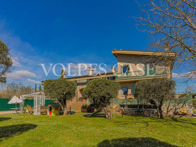 Villa trifamiliare in affitto a Roma in zona Prato Lauro Prato Lauro.