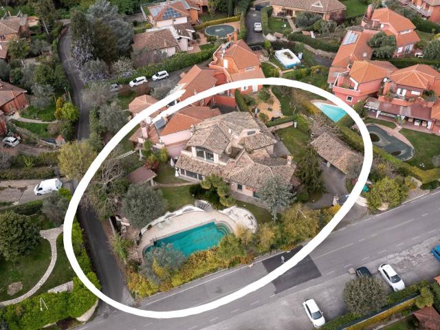Villa trifamiliare in vendita a Formello, Le Rughe