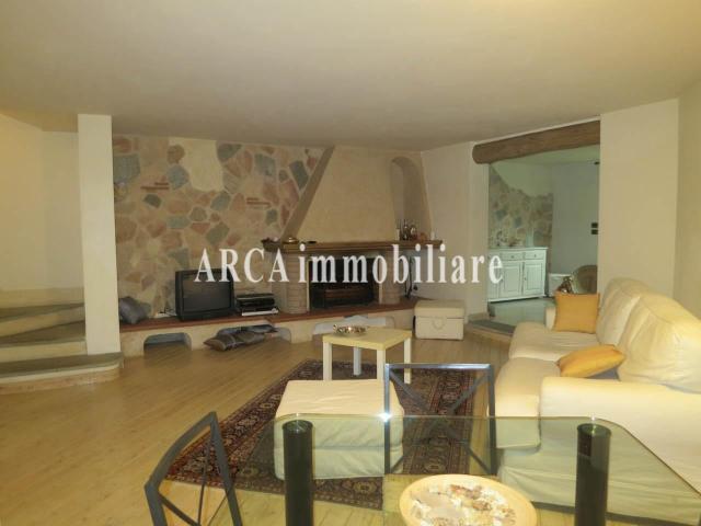 Villa trifamiliare in vendita a Pietrasanta