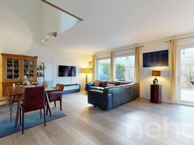 Villa triplex lumineuse aux finitions haut de gamme