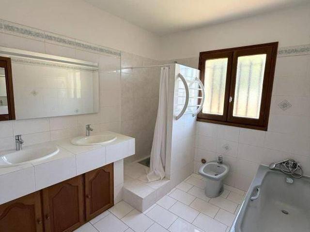 Villa type FF7 5 chambres avec piscine