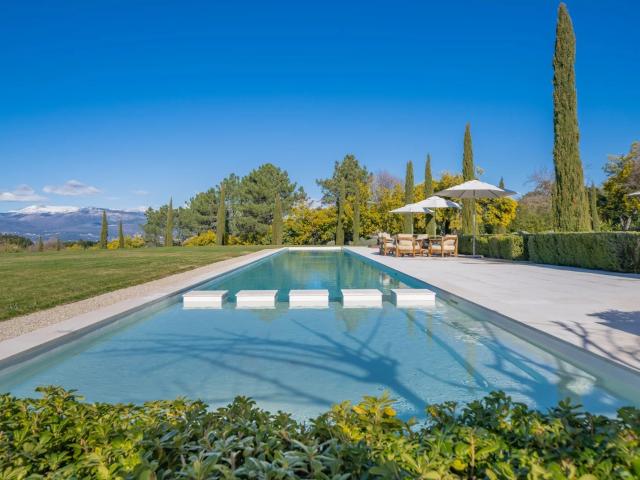Villa ultra contemporaine conçue par un architecte dans un e. 564m² Tanneron