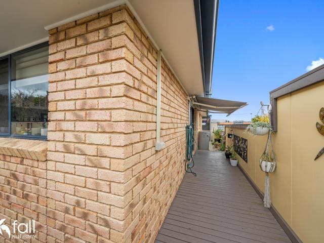Villa unit a stones throw away from all local amenities
