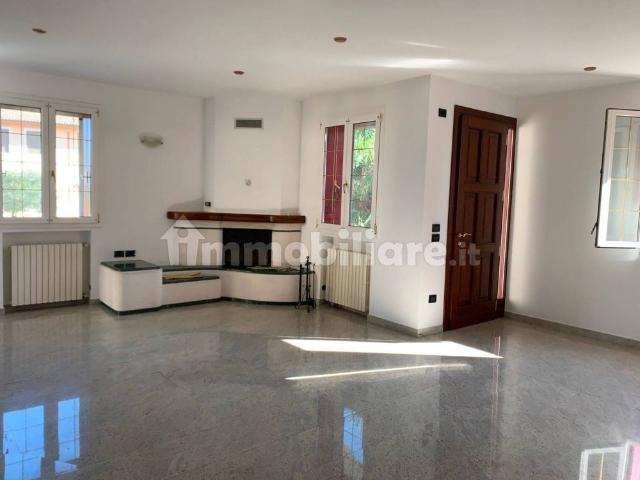 Villa unifamiliare 300 m², Centro, Torri di Quartesolo