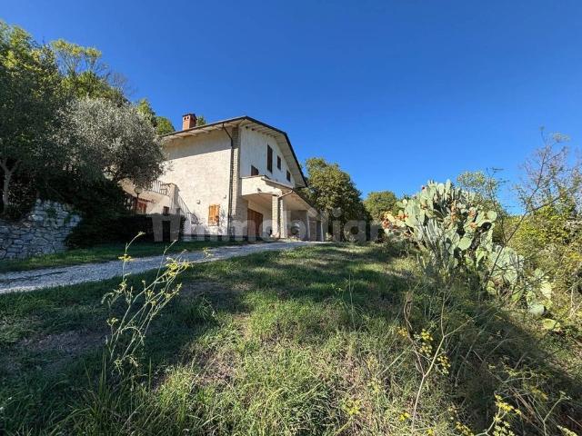 Villa unifamiliare 390 m², Città di Castello
