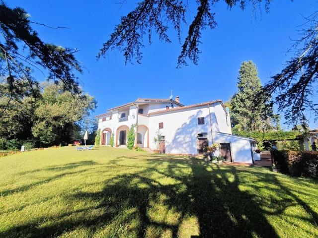 Villa unifamiliare con dependance ampio giardino piscina e v. 824m² Santa Maria a Monte