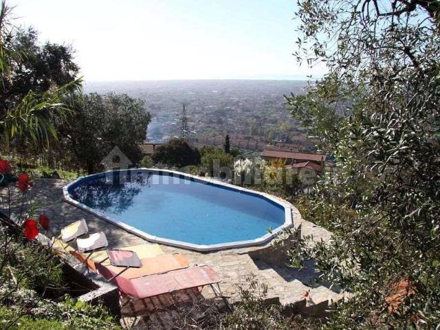 Villa unifamiliare, buono stato, 120 m², Seravezza