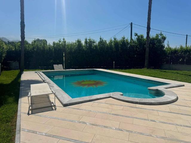 Villa unifamiliare in affitto a Montignoso
