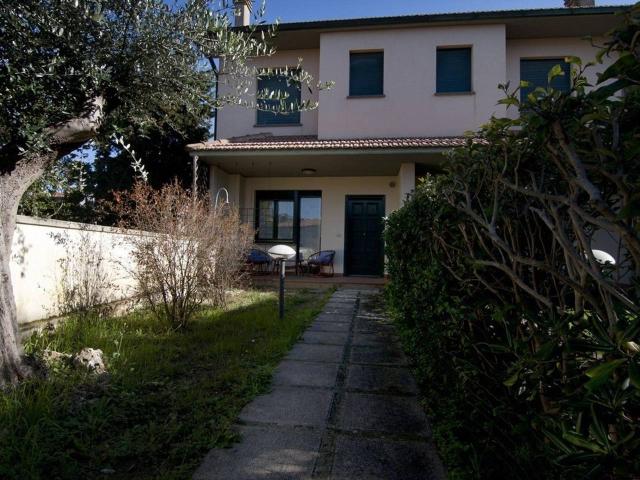 Villa unifamiliare in affitto a Follonica