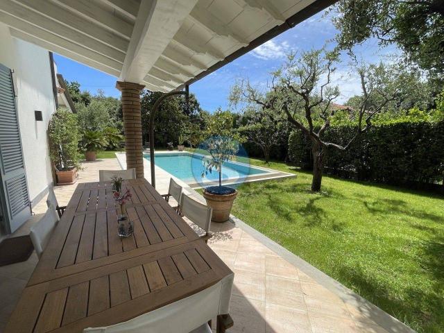 Villa unifamiliare in affitto a Pietrasanta