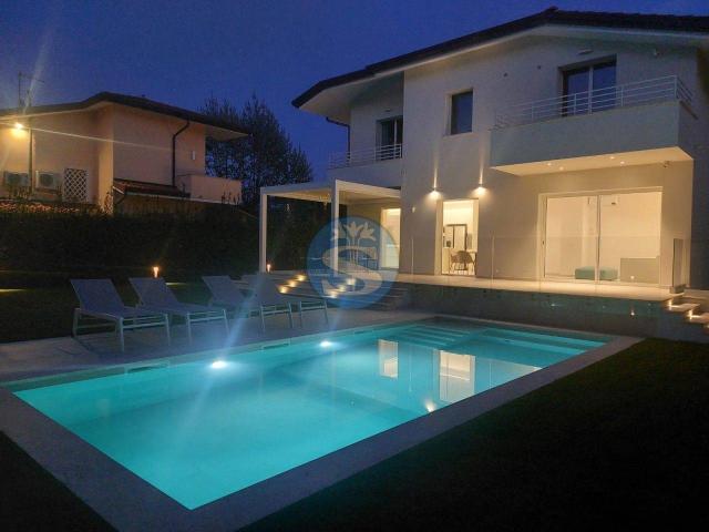 Villa unifamiliare in affitto a Pietrasanta