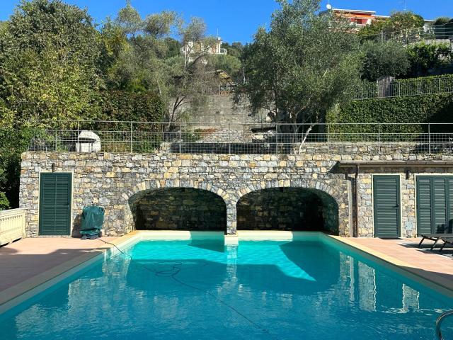 Villa Unifamiliare in Affitto a Santa Margherita Ligure Cod. 13451
