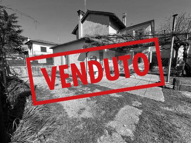 Villa unifamiliare in vendita a Manzano