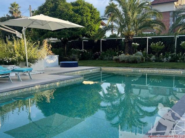 Villa unifamiliare in vendita a Montignoso