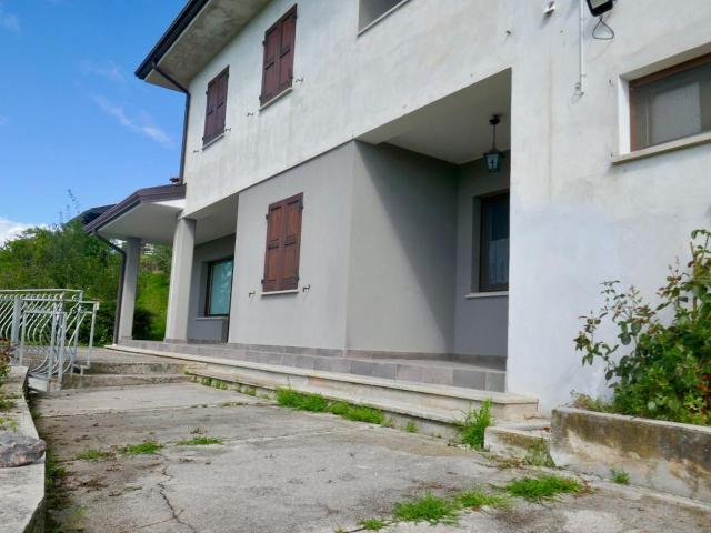Villa unifamiliare in vendita a Castelnovo Del Friuli