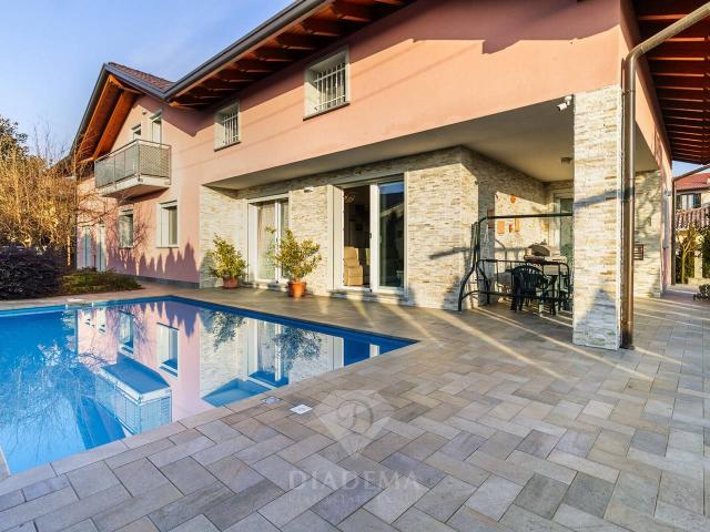 Villa unifamiliare in vendita a Jerago Con Orago