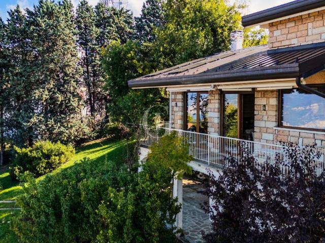 Villa unifamiliare in vendita a San Zeno Di Montagna
