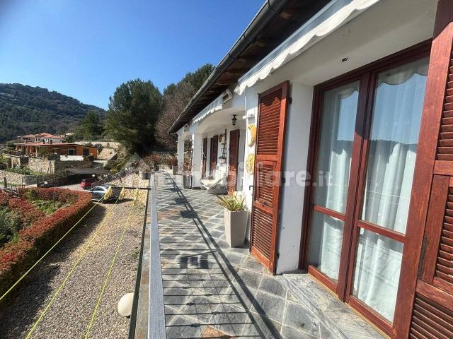 Villa unifamiliare, ottimo stato, 185 m², Castelvecchio, Imperia
