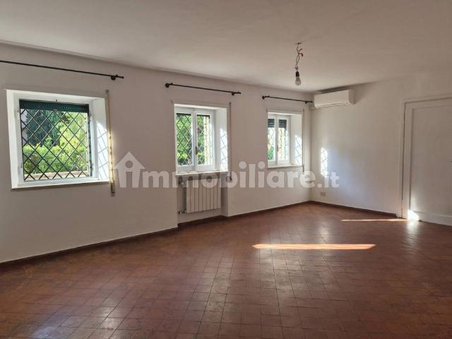Villa unifamiliare, ottimo stato, 338 m², Appia Pignatelli, Roma