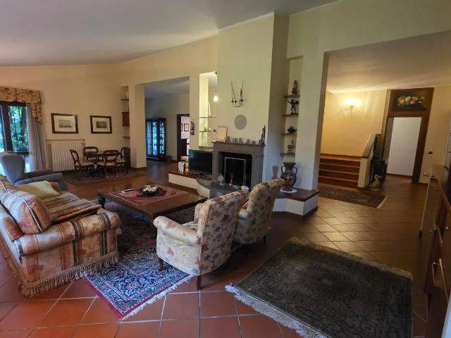 Villa unifamiliare, ottimo stato, 480 m², Gallaratese, Milano
