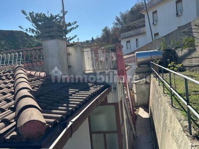 Villa unifamiliare Località Tono, Acqualadrone Spartà, Messina