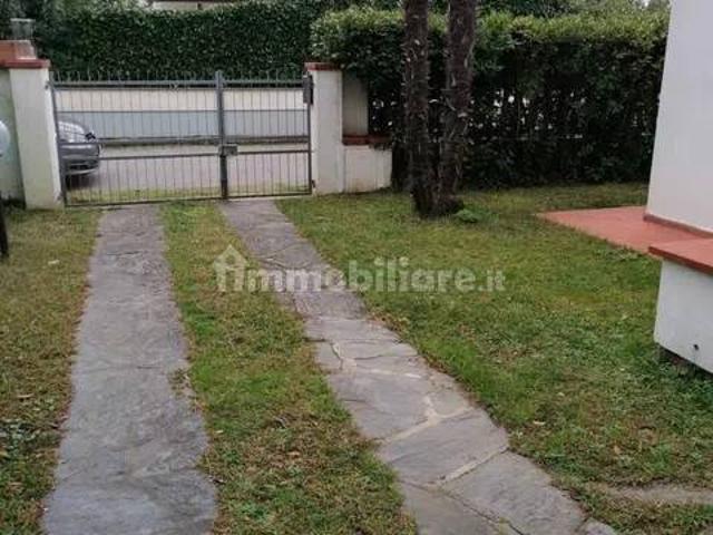 Villa unifamiliare Neighbourhood: Tonfano, Pietrasanta