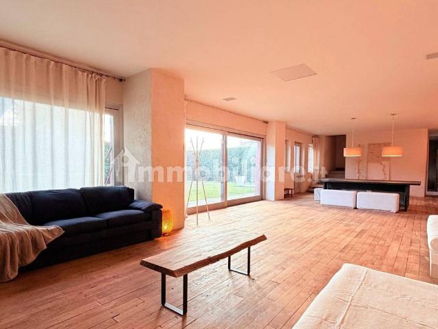 Villa unifamiliare Strada dei Tetti Bertoglio 130, Superga, Torino