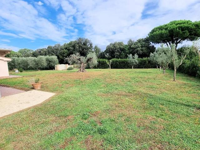 Villa unifamiliare ristrutturata con giardino in vendita a C. 420m² Castagneto Carducci